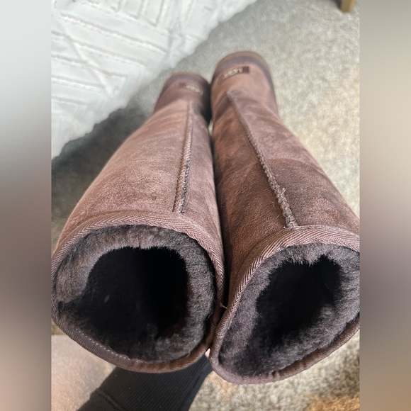 AUTHENTIC Tall Brown Uggs - Picture 7 of 9
